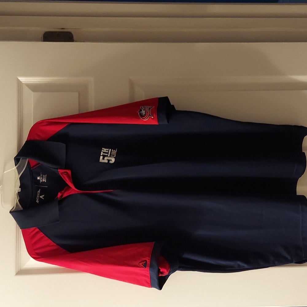Columbus Blue Jackets Men's Polo Shirt Size Large Only worn a couple times!